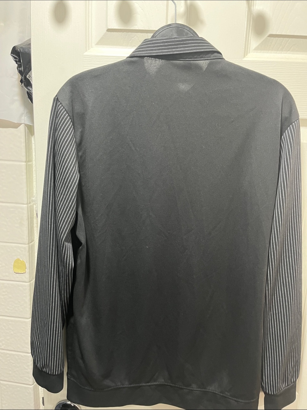 Preowned Men's Black Long-Sleeve Oxford Polo Button Up . - Picture 3 of 9